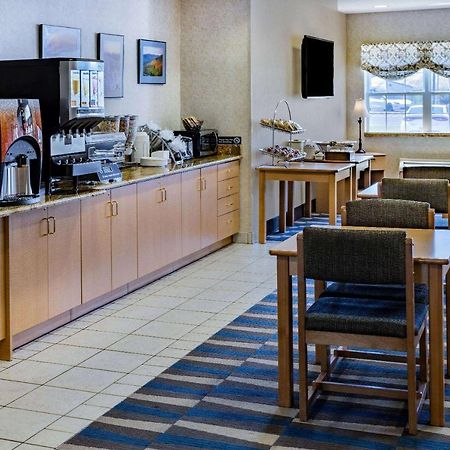 Microtel Inn & Suites By Wyndham Plattsburgh Zewnętrze zdjęcie