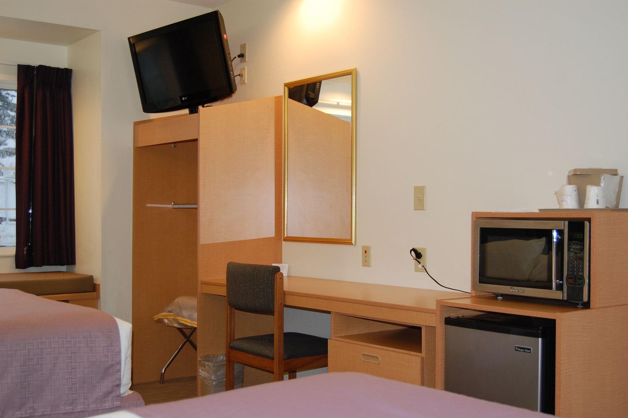 Microtel Inn & Suites By Wyndham Plattsburgh Zewnętrze zdjęcie