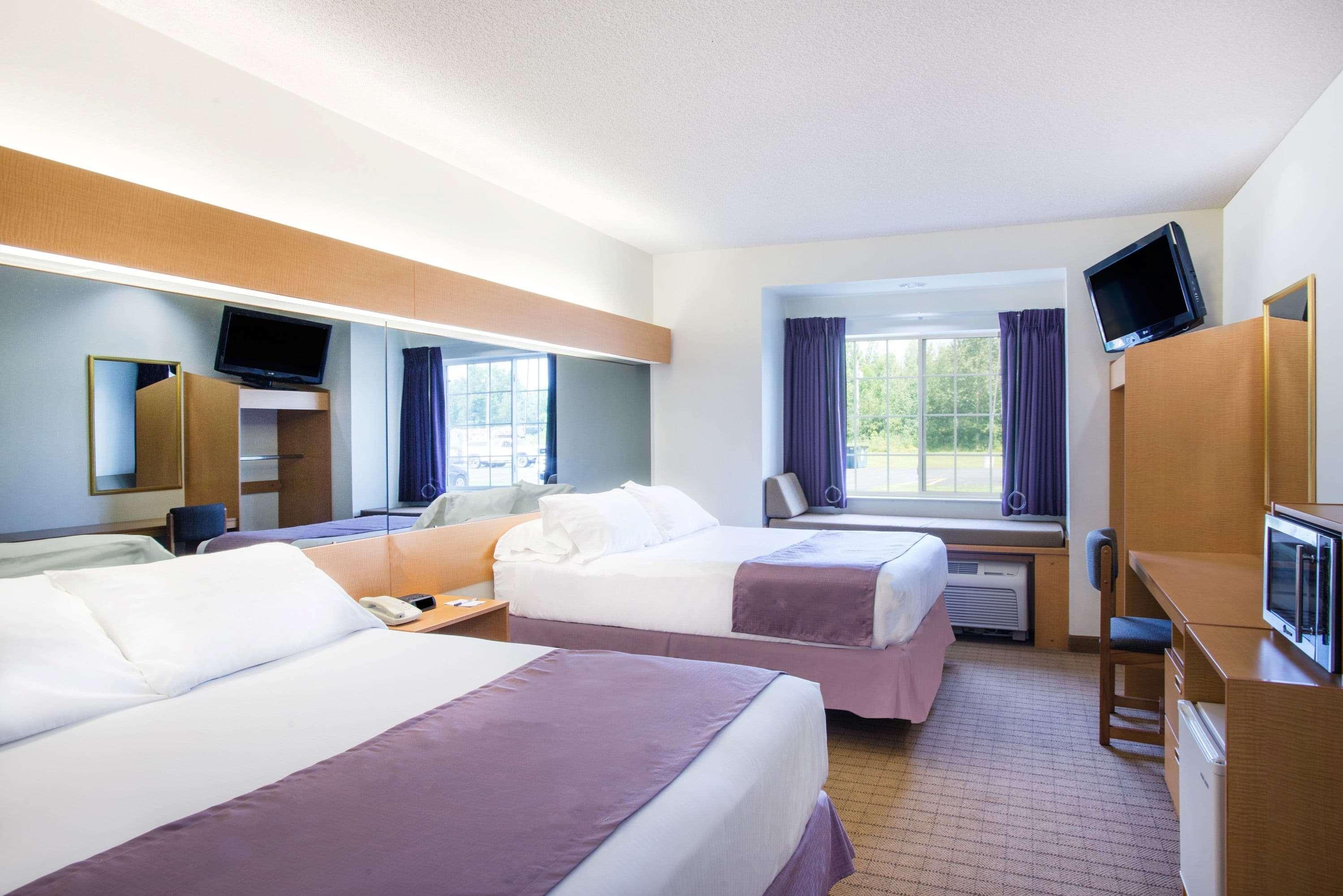 Microtel Inn & Suites By Wyndham Plattsburgh Zewnętrze zdjęcie
