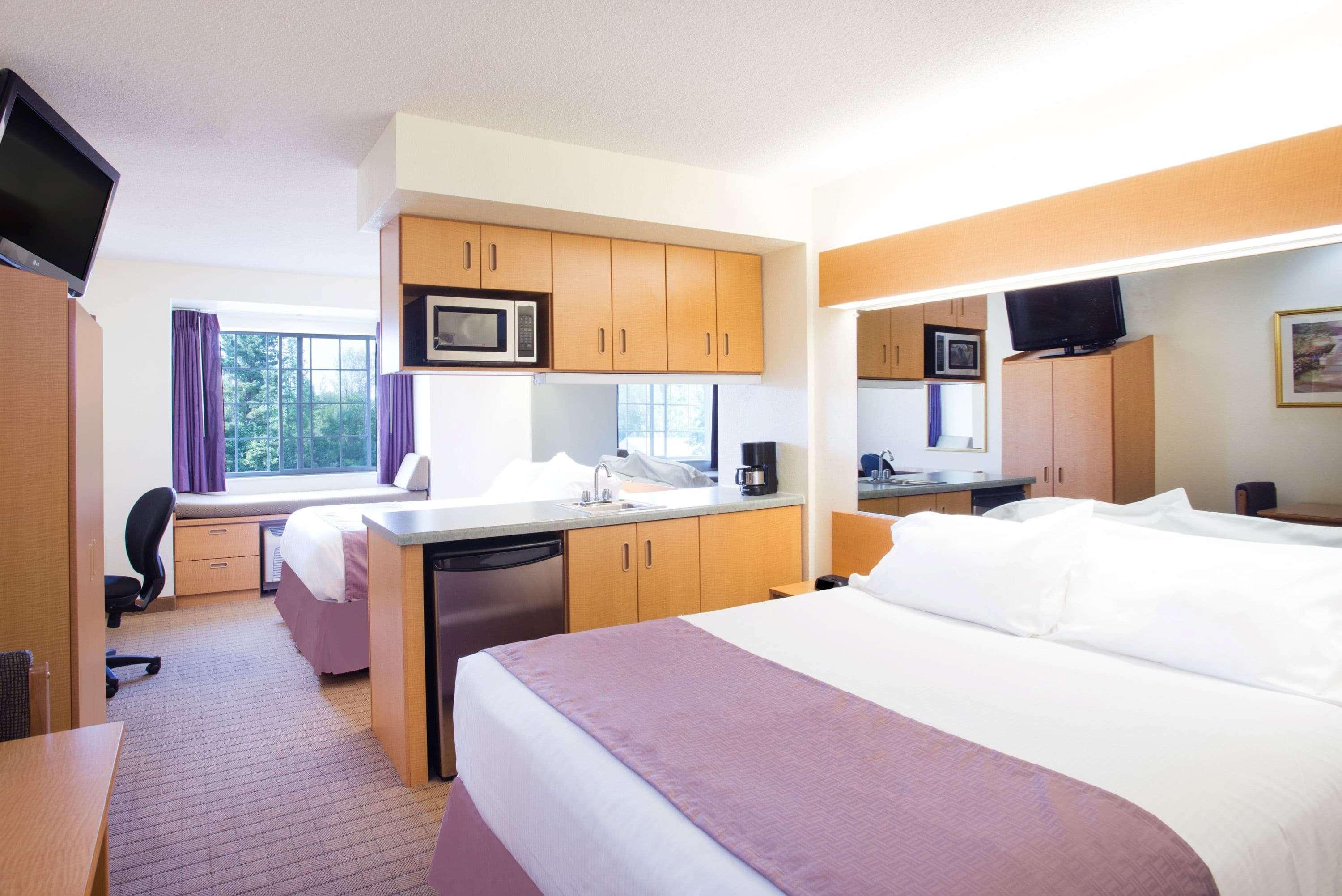 Microtel Inn & Suites By Wyndham Plattsburgh Zewnętrze zdjęcie