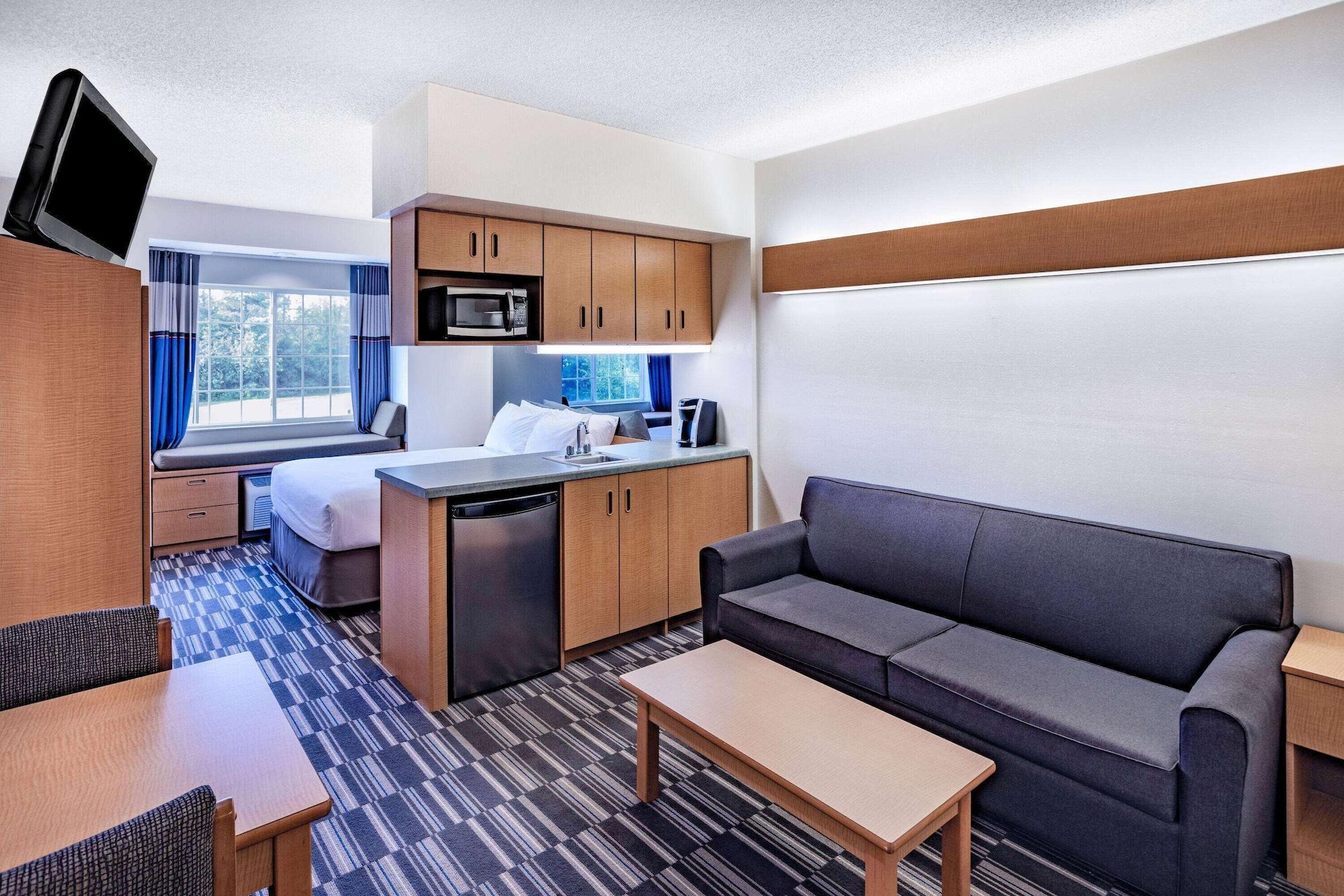 Microtel Inn & Suites By Wyndham Plattsburgh Zewnętrze zdjęcie