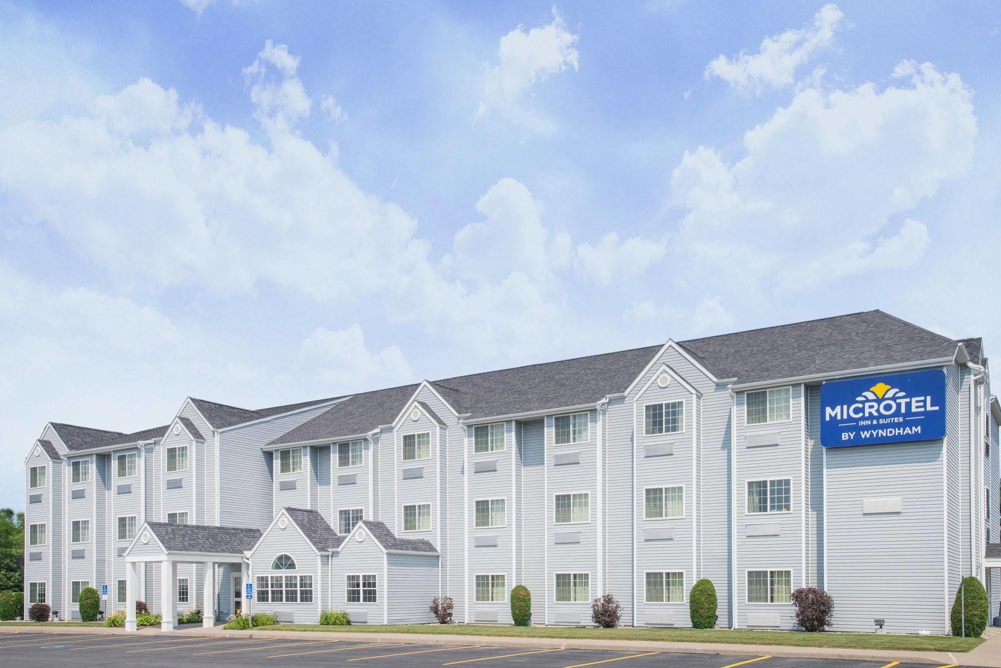 Microtel Inn & Suites By Wyndham Plattsburgh Zewnętrze zdjęcie